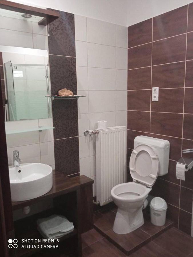 Besenyei Apartman シャールヴァール エクステリア 写真