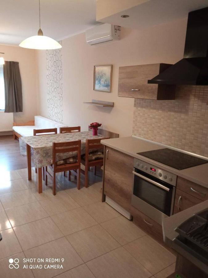 Besenyei Apartman シャールヴァール エクステリア 写真